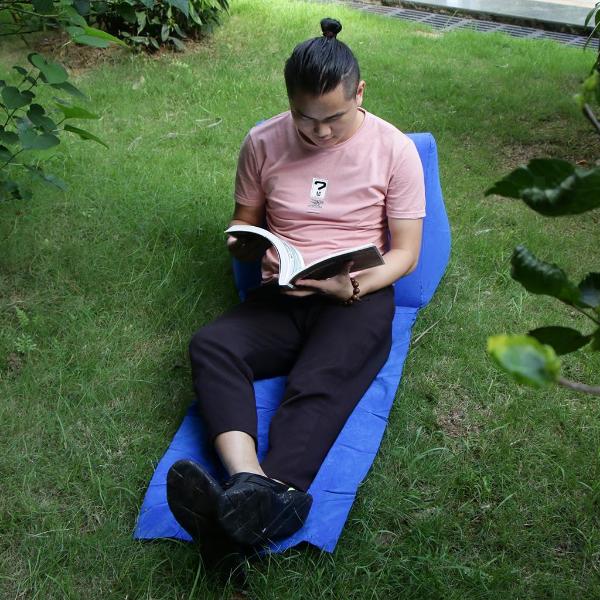 oppustelig loungestol ved stranden